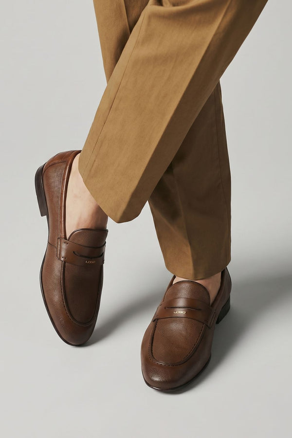 LOGO LUXE STRIDE LOAFER